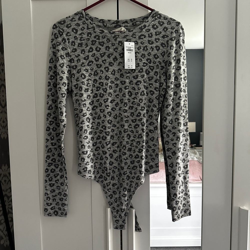Abercrombie Gray Bodysuit with Leopard print